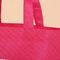 Οι ανοικτό κόκκινο επαναχρησιμοποιήσιμες τσάντες αγορών που διπλώνουν σε τους προσάρμοσαν το λογότυπο προμηθευτής